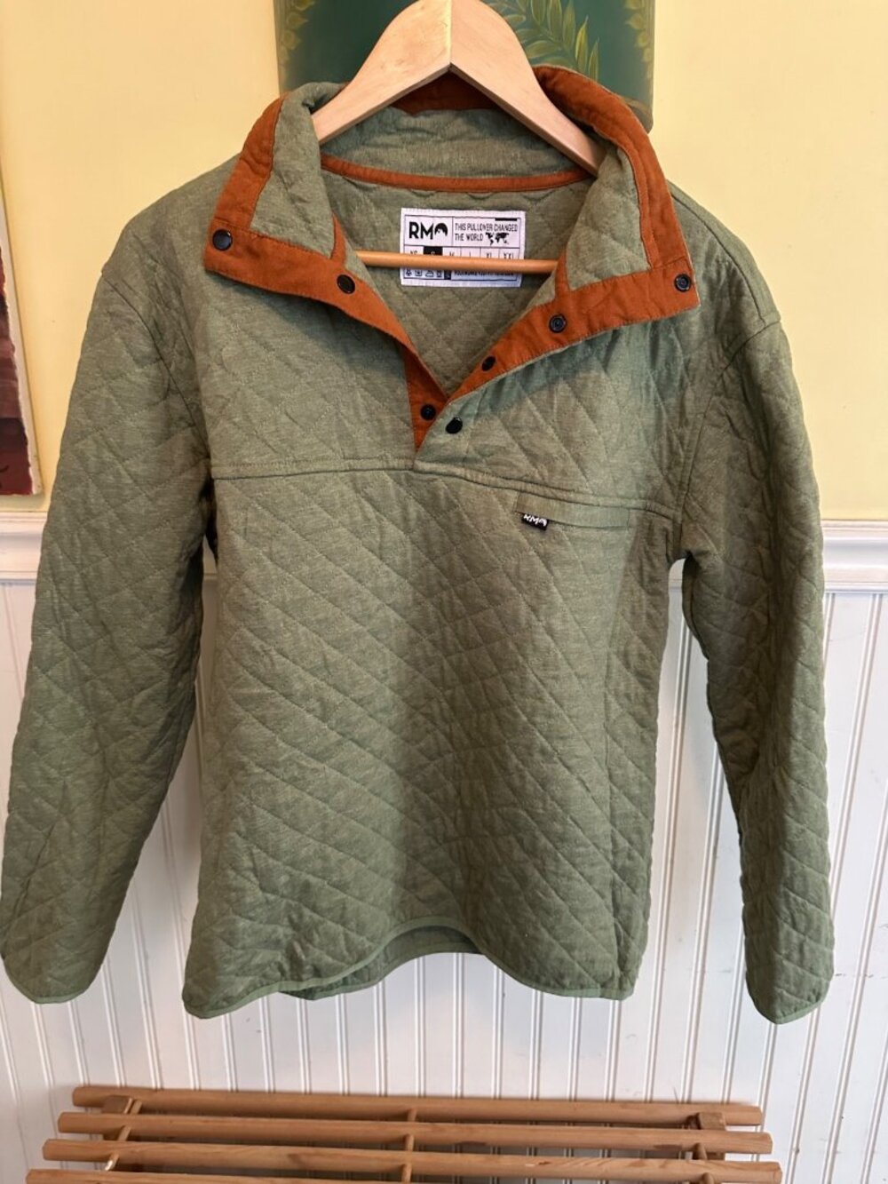 Rock Monkey Outfitters Quilted Pullover Sweatshirt Olive Green & Rust Collar S